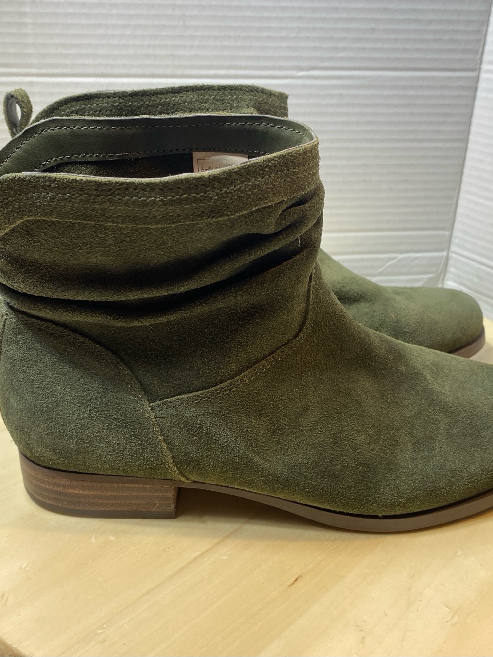 Koolaburra by UGG Women's 10954 Shazi Ankle Booties Olive Suede Slouch Sz 8